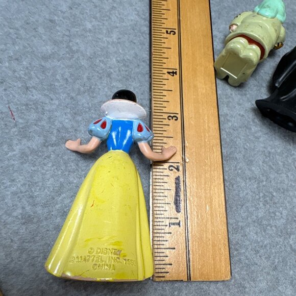 Disney 1993 Snow White & 7 Dwarfs Figurine Set with Evil Queen Rubber Collectibl - Picture 9 of 13